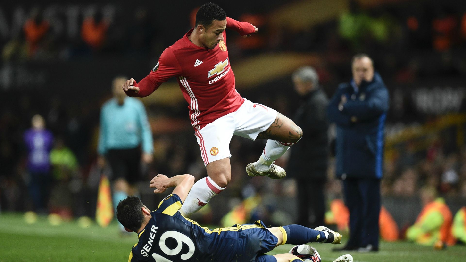 Memphis Depay Sener Ozbayrakli Manchester United Fenerbahce UEFA Europa League 20102016