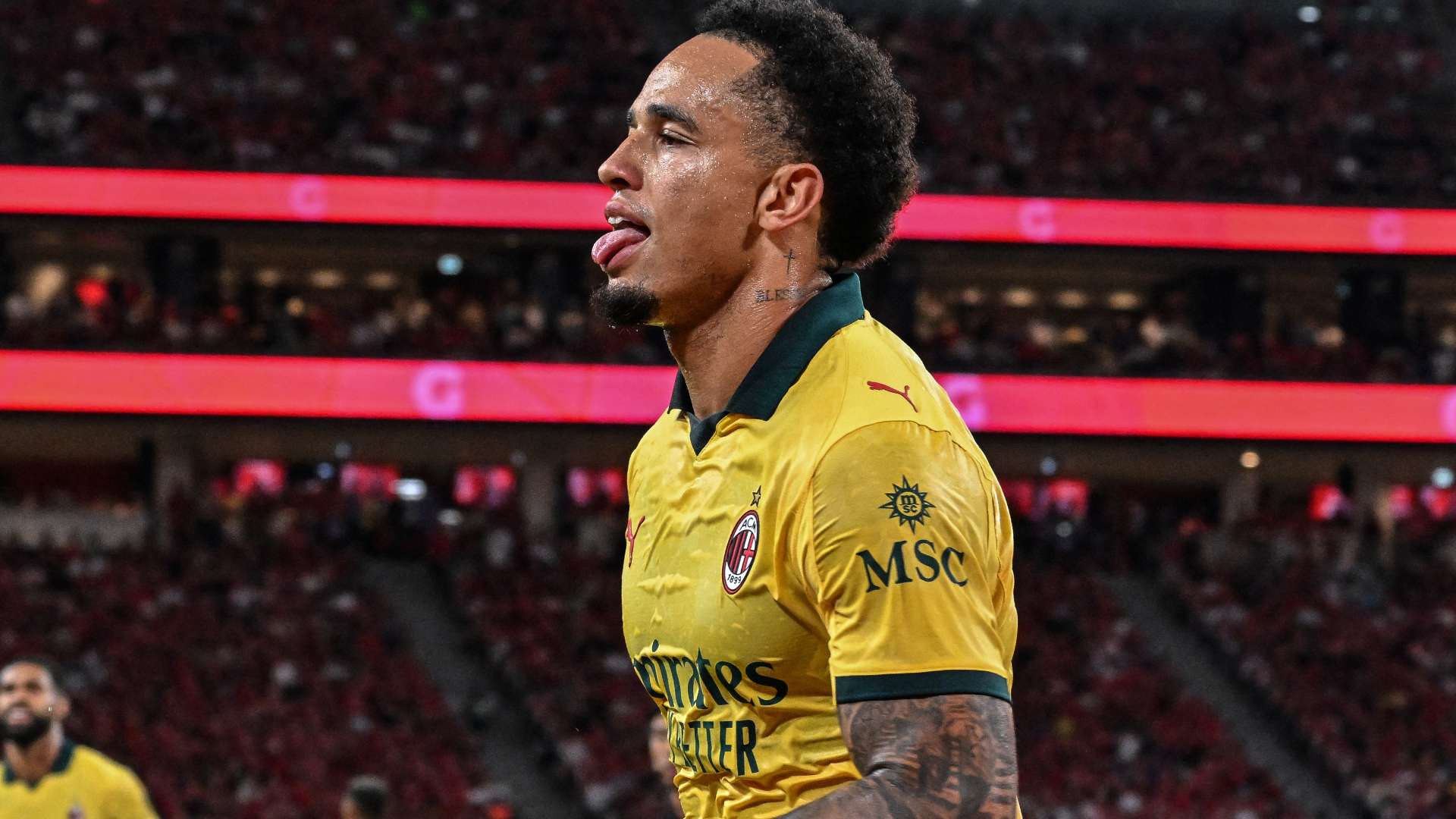 Okafor%20Milan%20maglia%20gialla.jpg