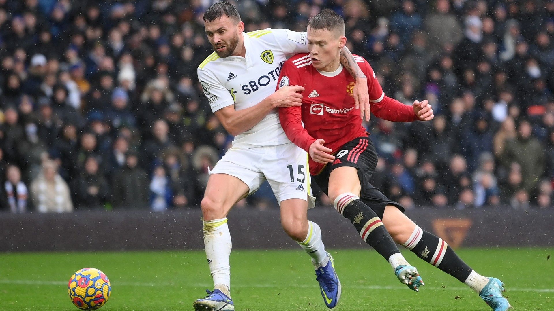 Scott McTominay Stuart Dallas Leeds Man Utd 2022