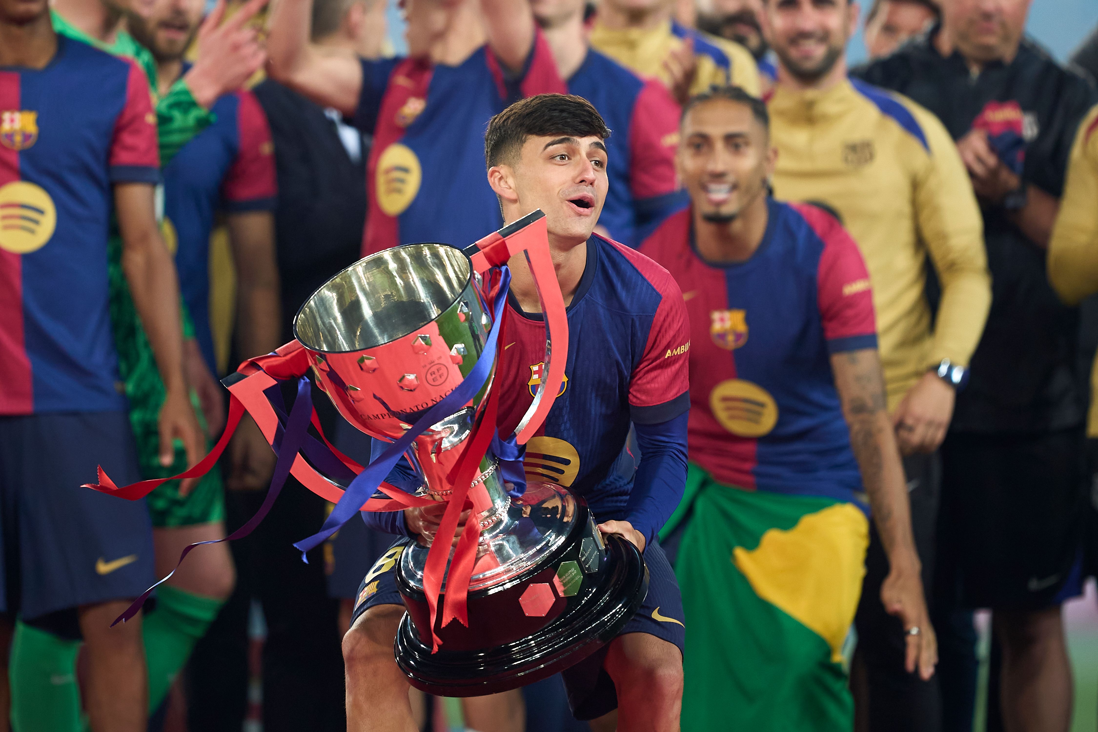 Pedri Barcelona 2024-25