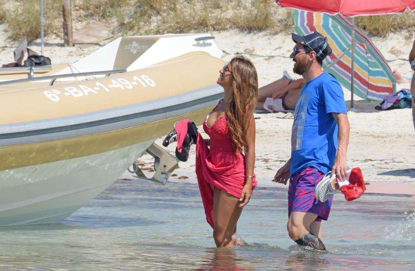 Messi Fabregas Antonella Formentera
