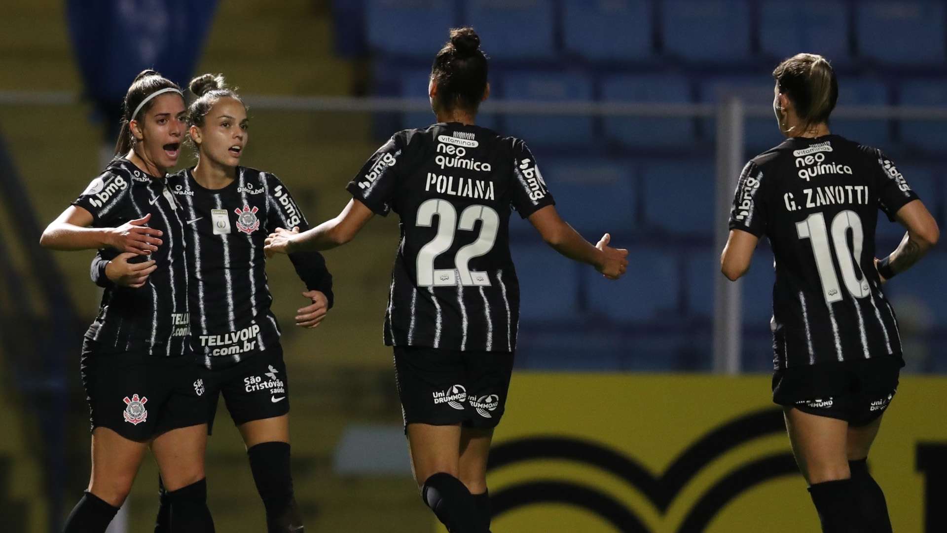 Jogadoras comemoram gol, Avaí/Kindermann x Corinthians, quartas Brasileirão feminino 2021