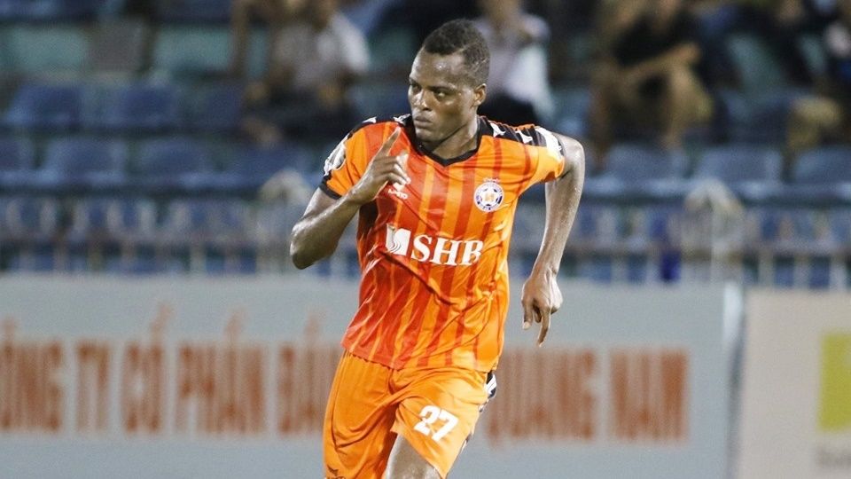 Aime Djicka Gassissou Quang Nam vs SHB Da Nang Round 23 V.League 2019