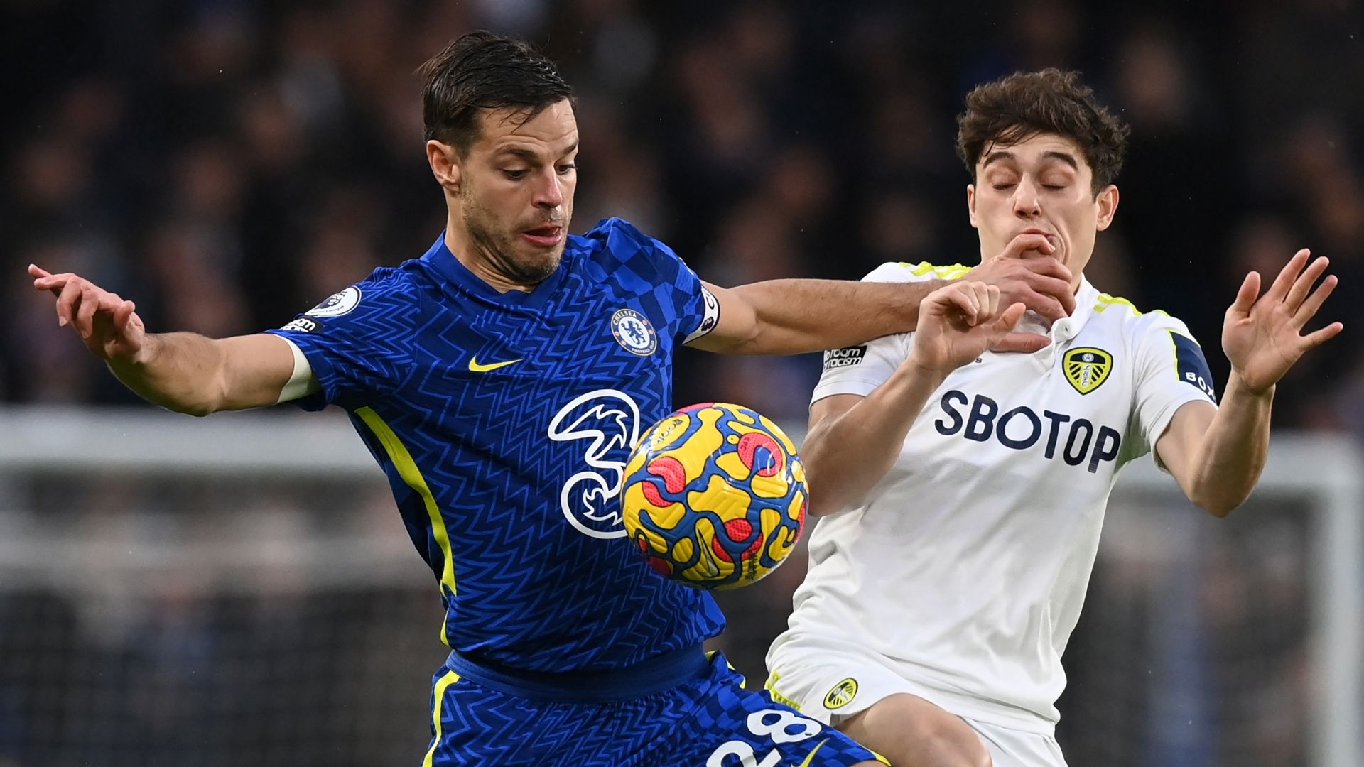 Cesar Azpilicueta, Dan James, Chelsea vs Leeds 2021-22
