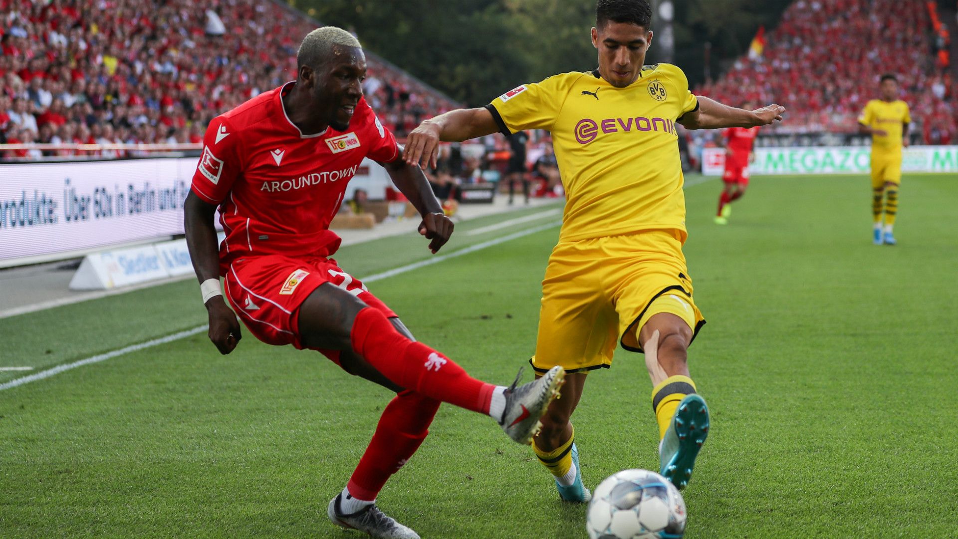 SHERALDO BECKER UNION BERLIN ACHRAF HAKIMI BORUSSIA DORTMUND BUNDESLIGA 31082019