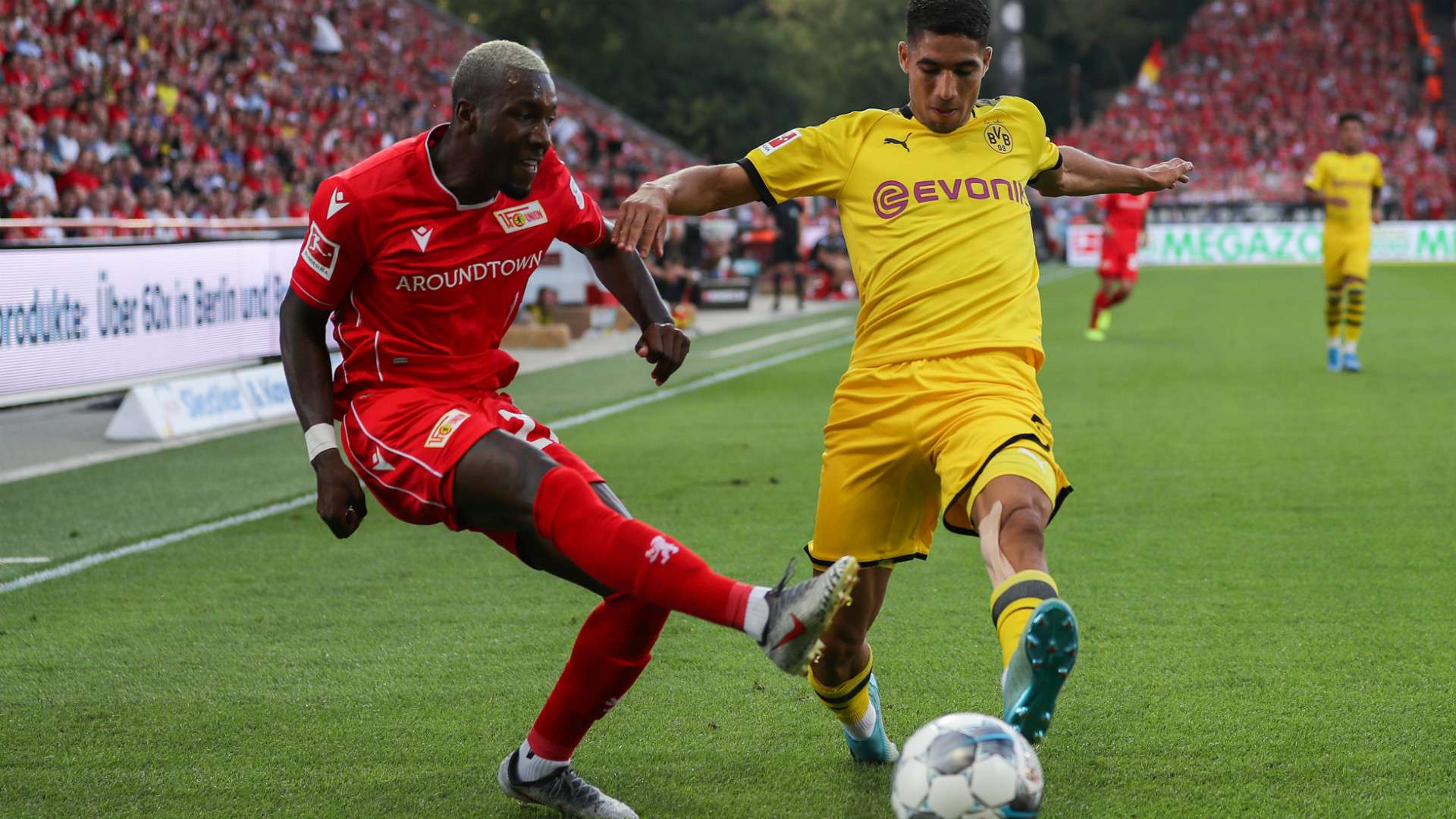 SHERALDO BECKER UNION BERLIN ACHRAF HAKIMI BORUSSIA DORTMUND BUNDESLIGA 31082019