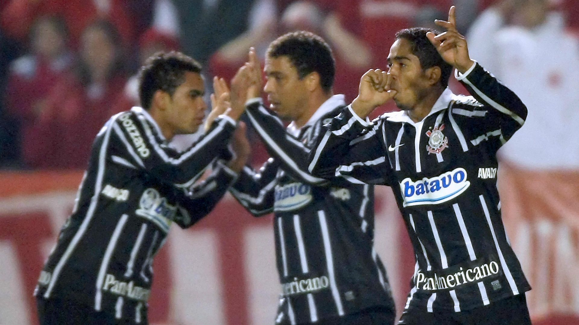 Jorge Henrique, Ronaldo e Dentinho - Corinthians x Internacional - Copa do Brasil 2009 - 1/07/2009