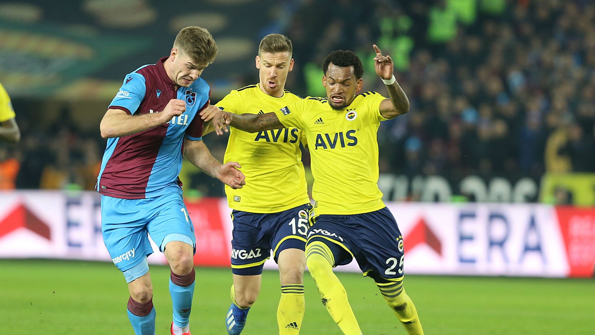 Jailson Trabzonspor v Fenerbahce 02012020