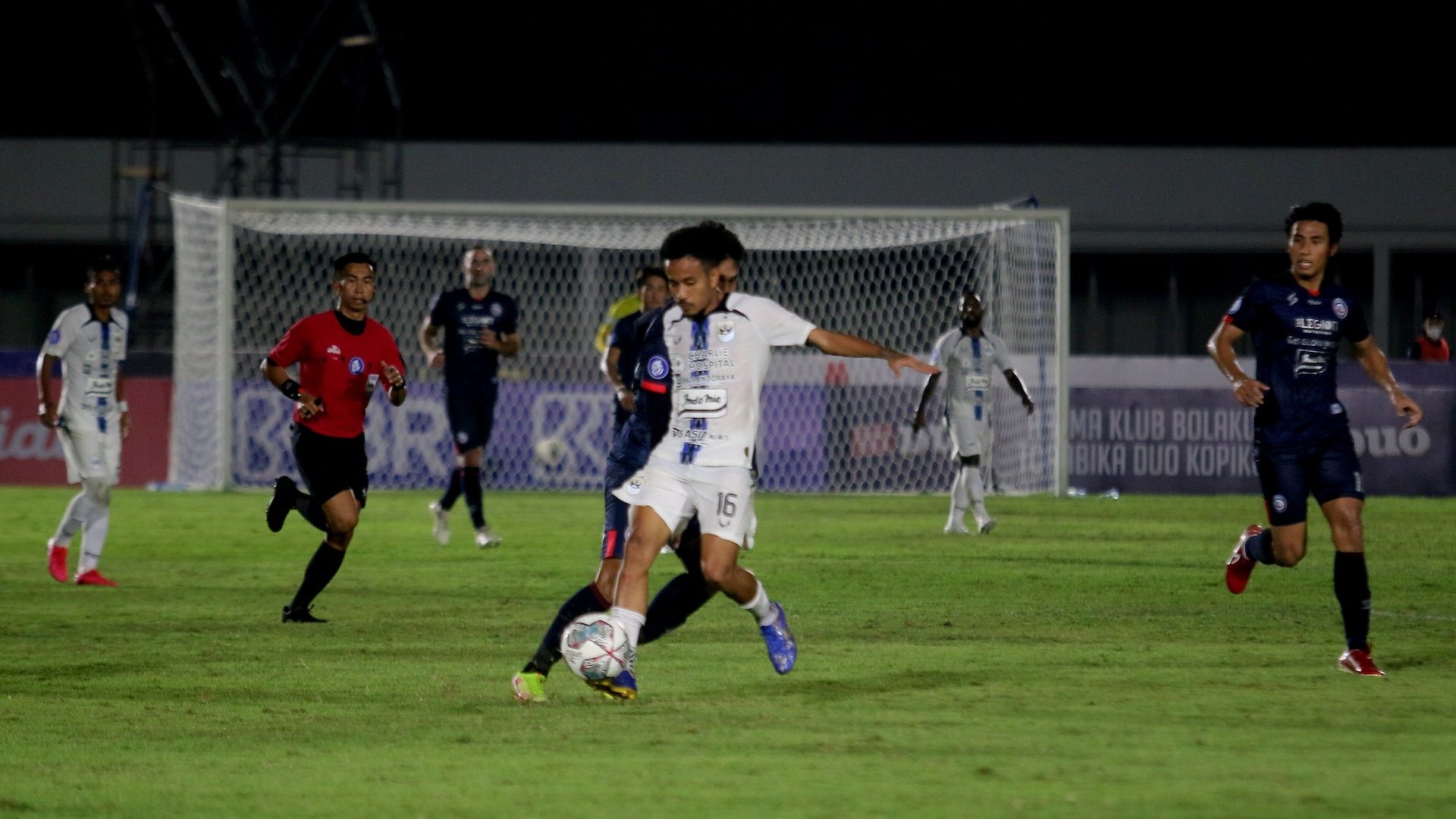 Finky Pasamba - Arema vs PSIS