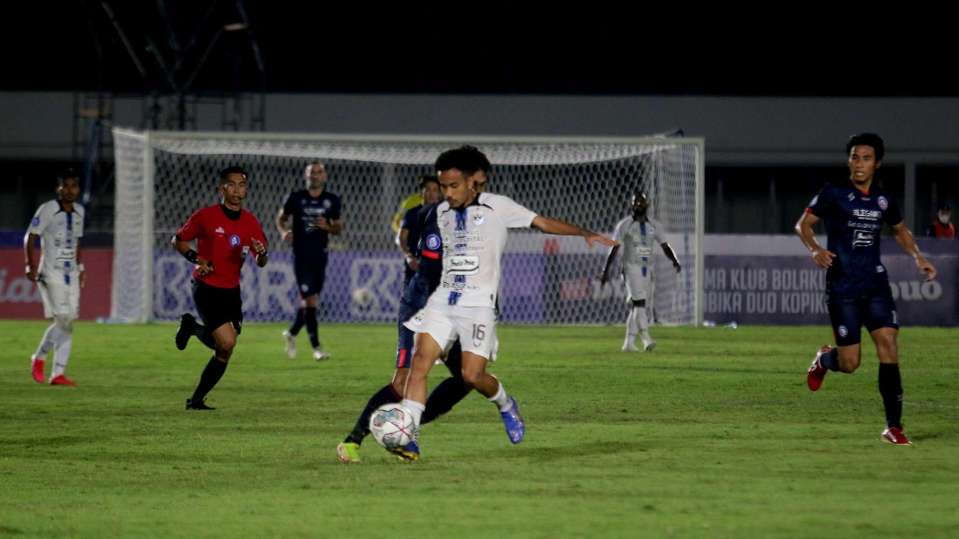 Finky Pasamba - Arema vs PSIS