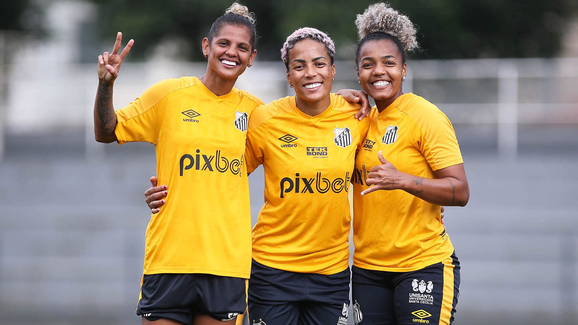 Camila, Giovanna e Jajám Santos feminino, Sereias da Vila