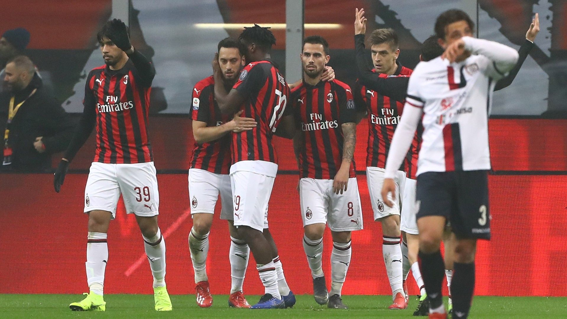 Milan celebration goal cagliari 10022019