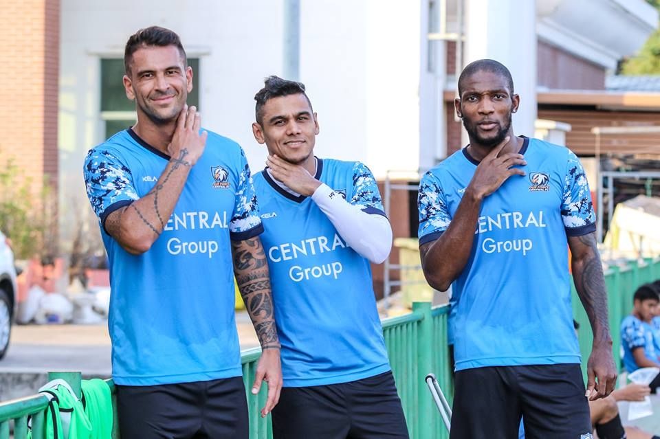 เรนาน มาร์เกวส - เลอันโดร อัสเซาซัม - เจย์ซี จอห์น