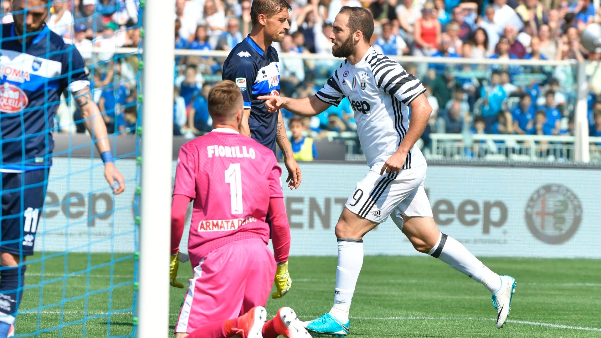 Higuain Pescara Juventus Serie A