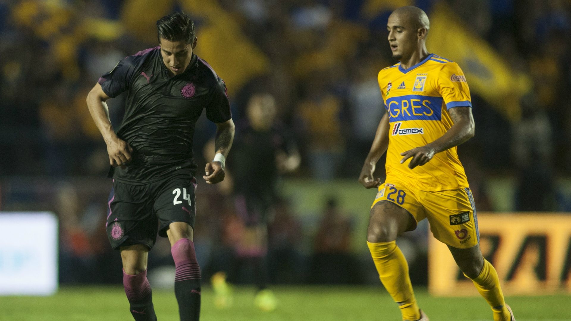 Carlos Cisneros Chivas