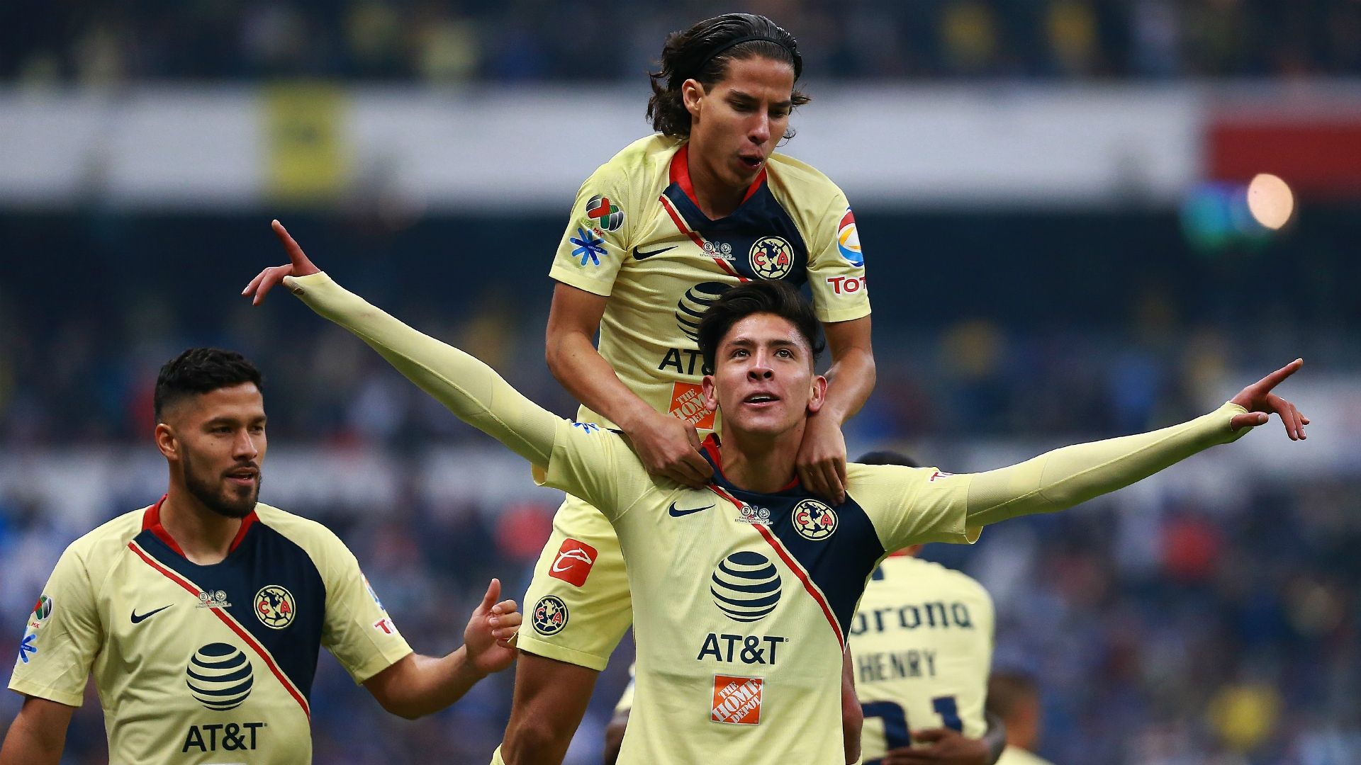 Diego Lainez Edson Álvarez América