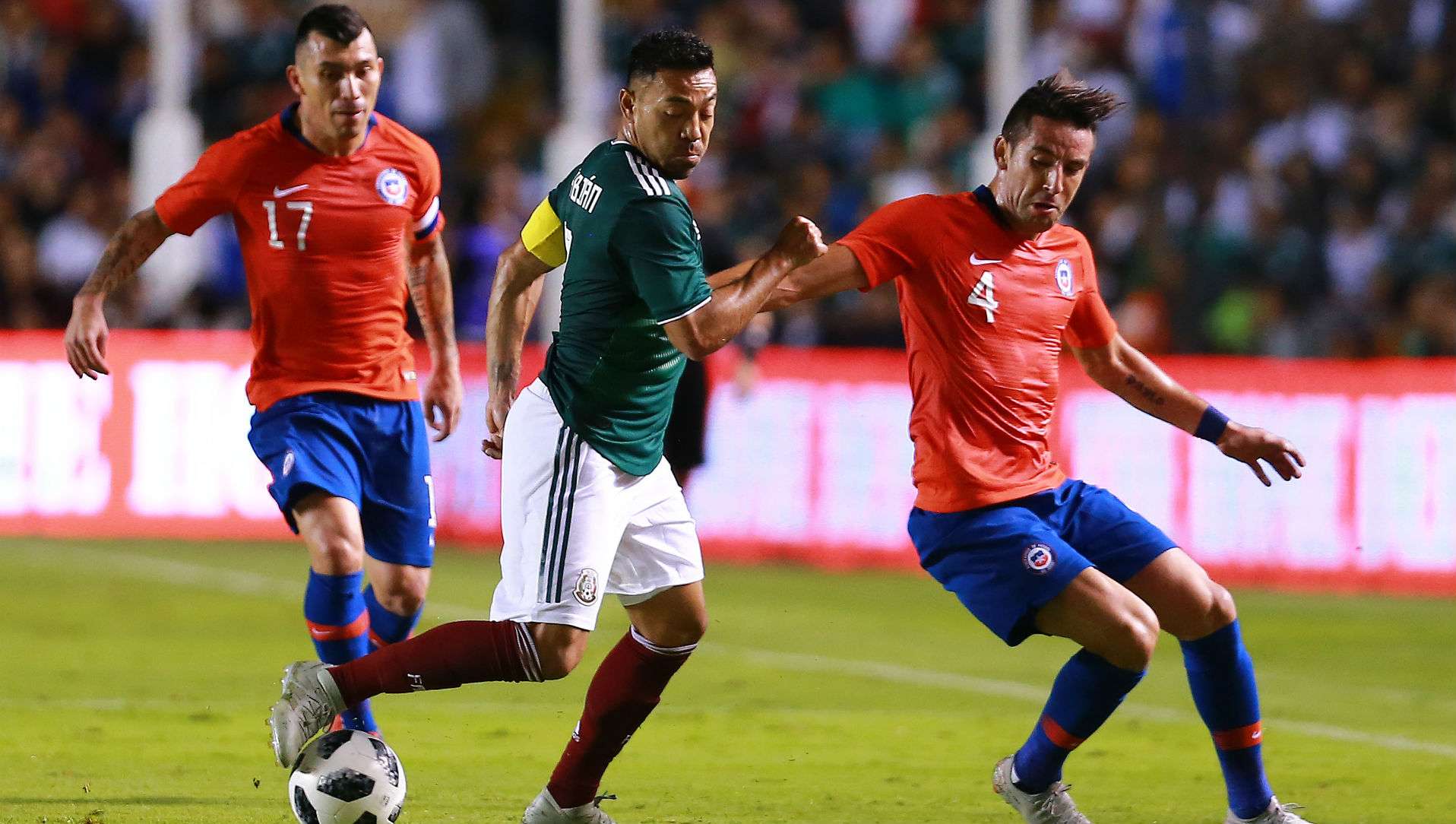 161018 Marco Fabián Chile México Mauricio Isla Gary Medel