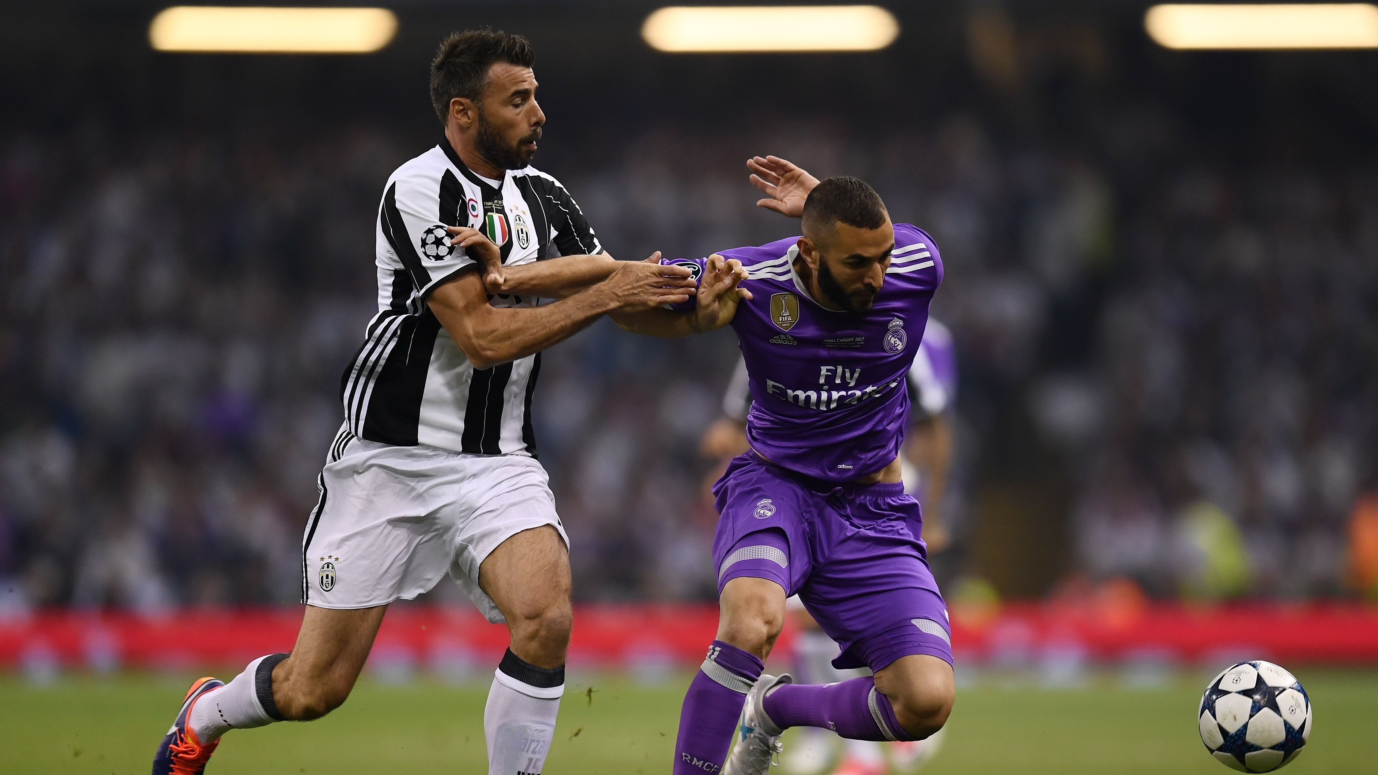 Paulo Dybala Juventus Casemiro Real Madrid Champions League