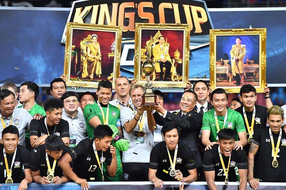 IN PICTURES : ทีมชาติไทยฉลองแชมป์คิงส์คัพ ครั้งที่ 45