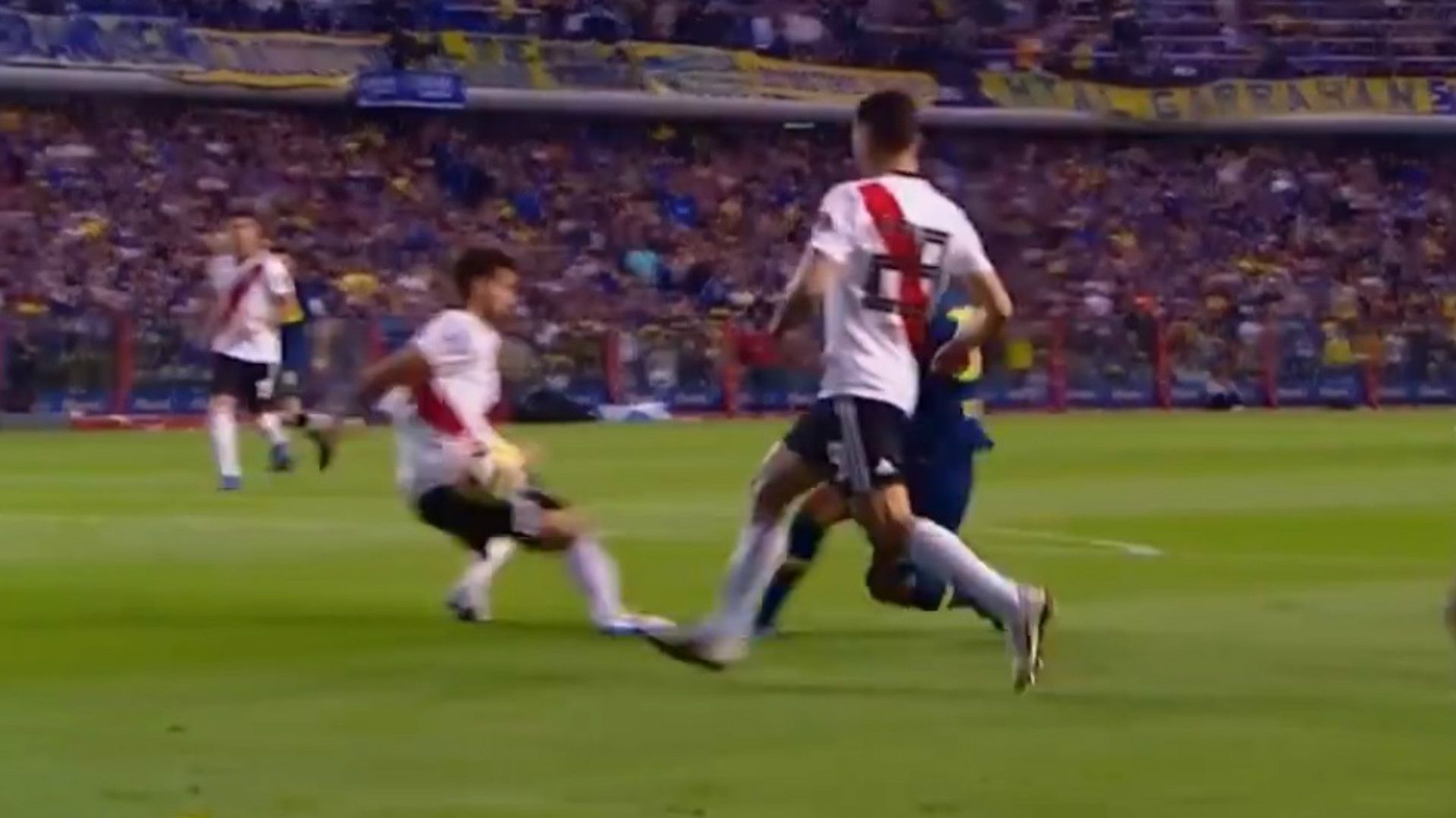 Ponzio Mano Tevez Boca River Superliga 23092018