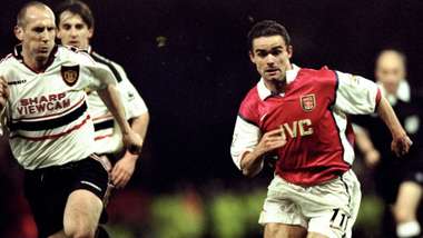 Jaap Stam Manchester United Marc Overmars Arsenal 1998-99