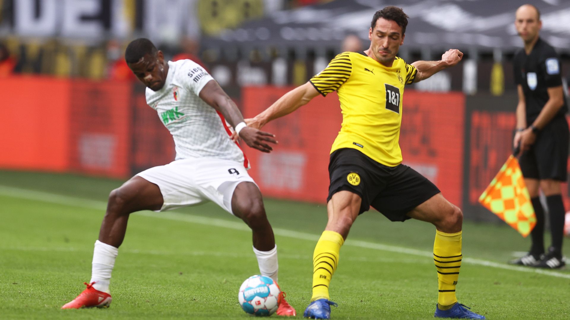 MATS HUMMELS BORUSSIA DORTMUND BUNDESLIGA 02102021