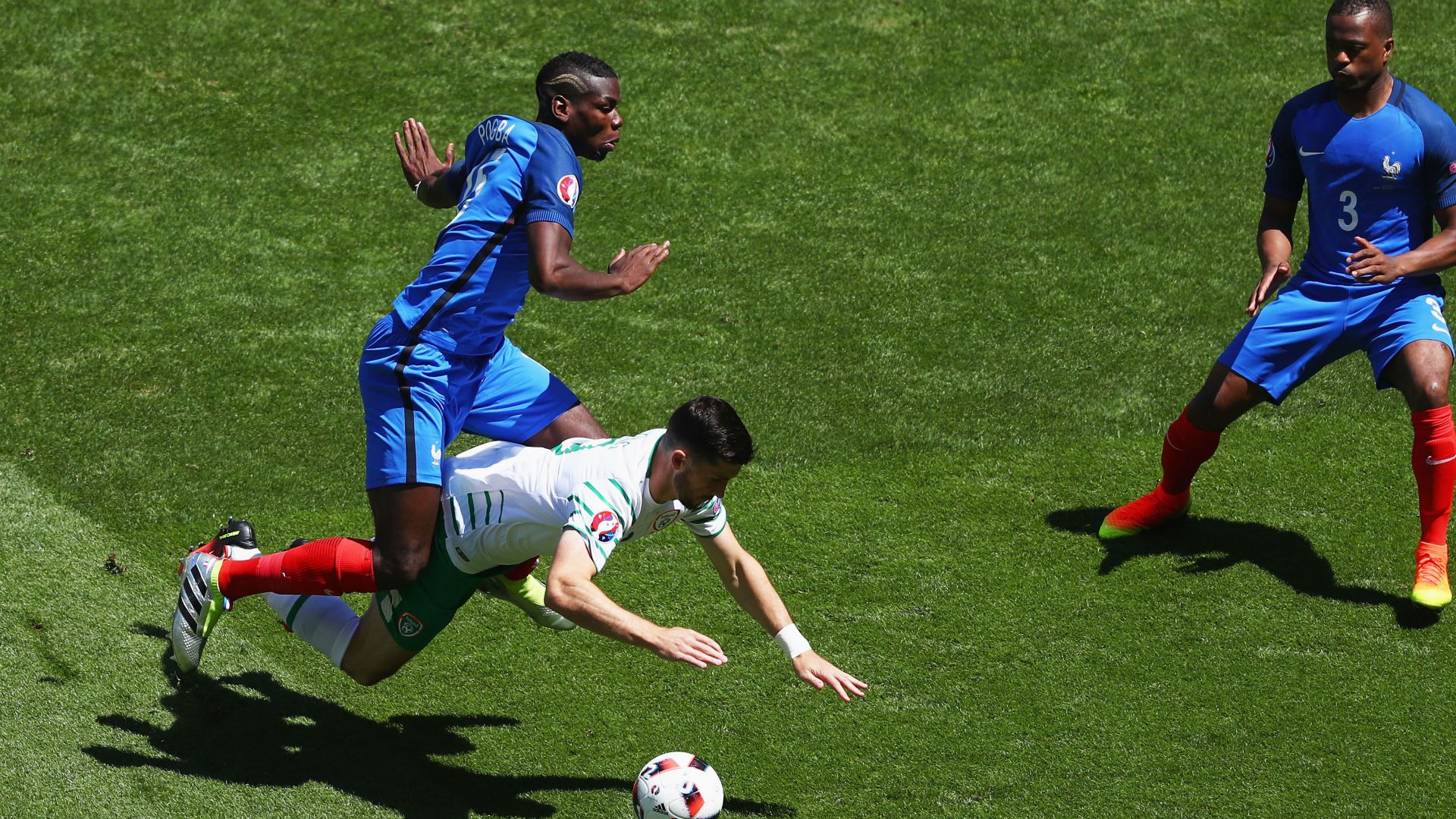 Paul Pogba Shane Long France Ireland UEFA Euro 2016 26062016