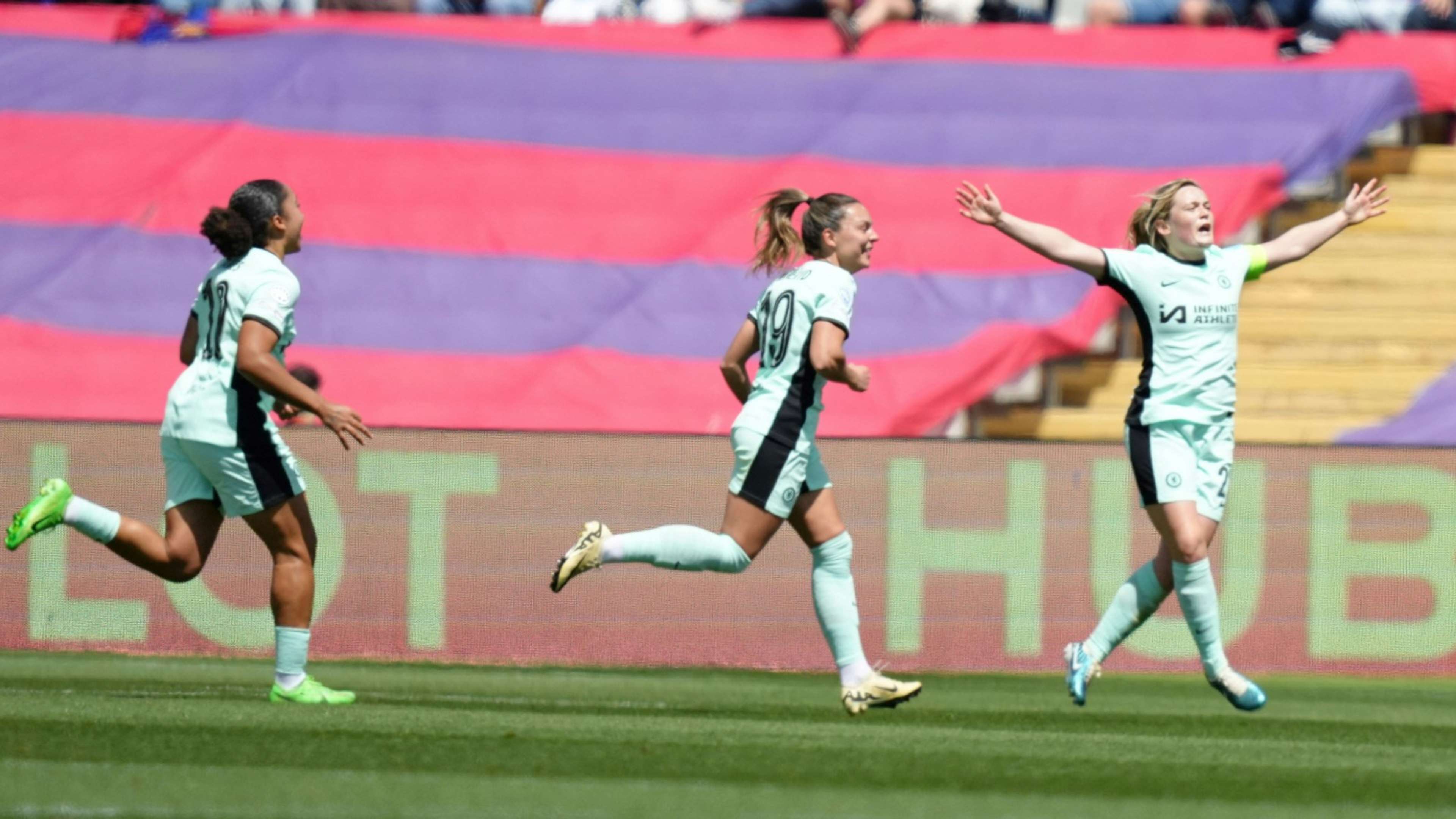 Erin Cuthbert celebrates scoring the opening goal for Chelsea women vs Barcelona 2023-24