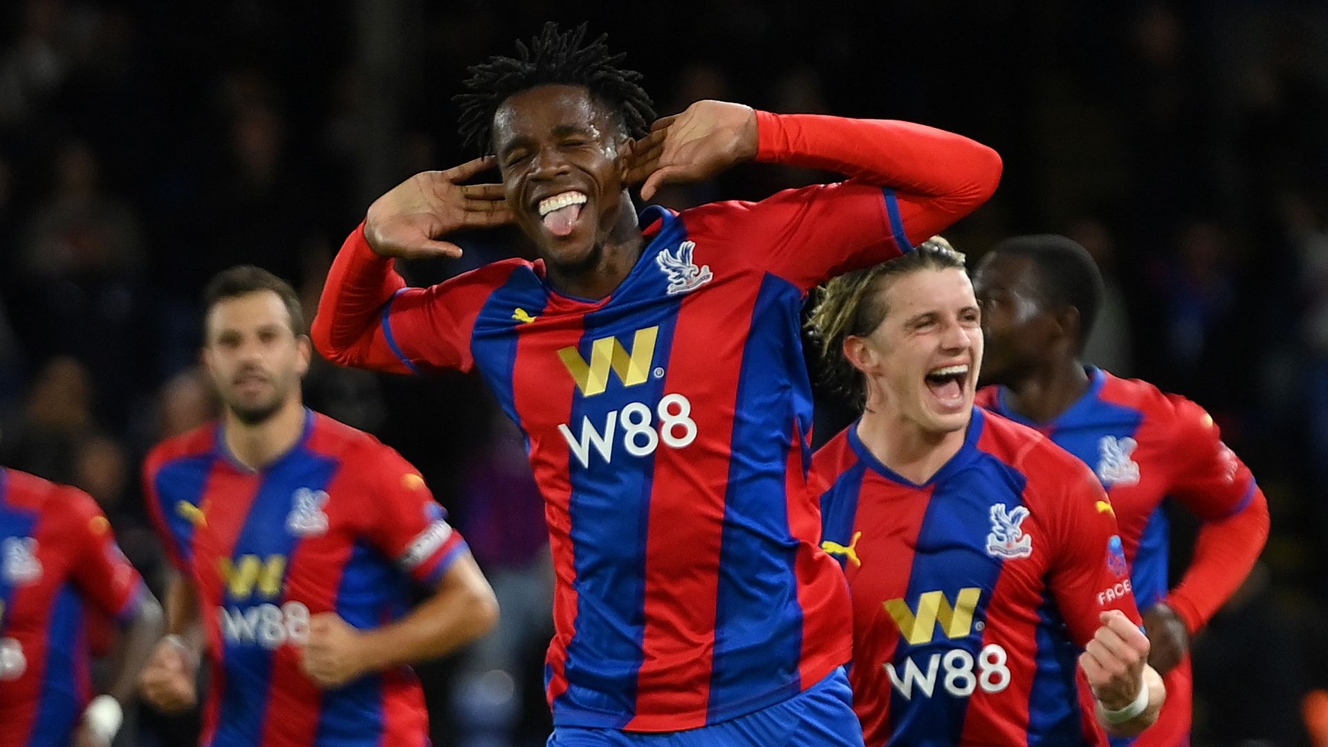 Wilfried Zaha, Crystal Palace celebrates vs Brighton, Premier League 2021-22