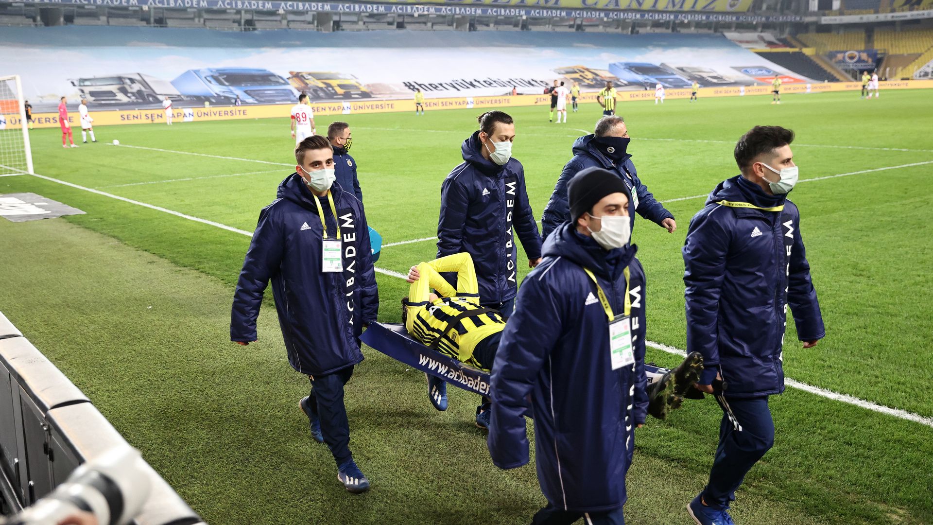 Mesut Ozil injury Fenerbahce