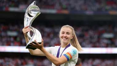 Leah Williamson England 2022
