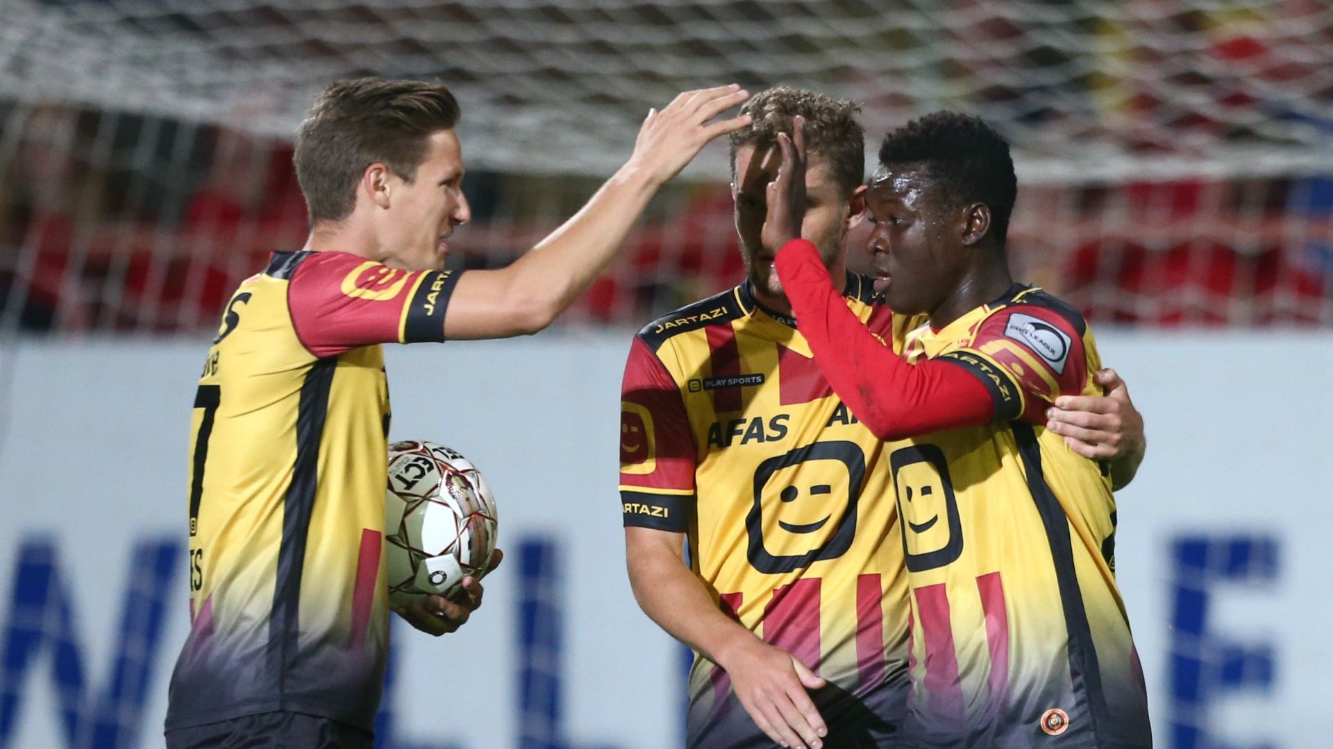 Hassane Bandé, KV Mechelen, Ajax