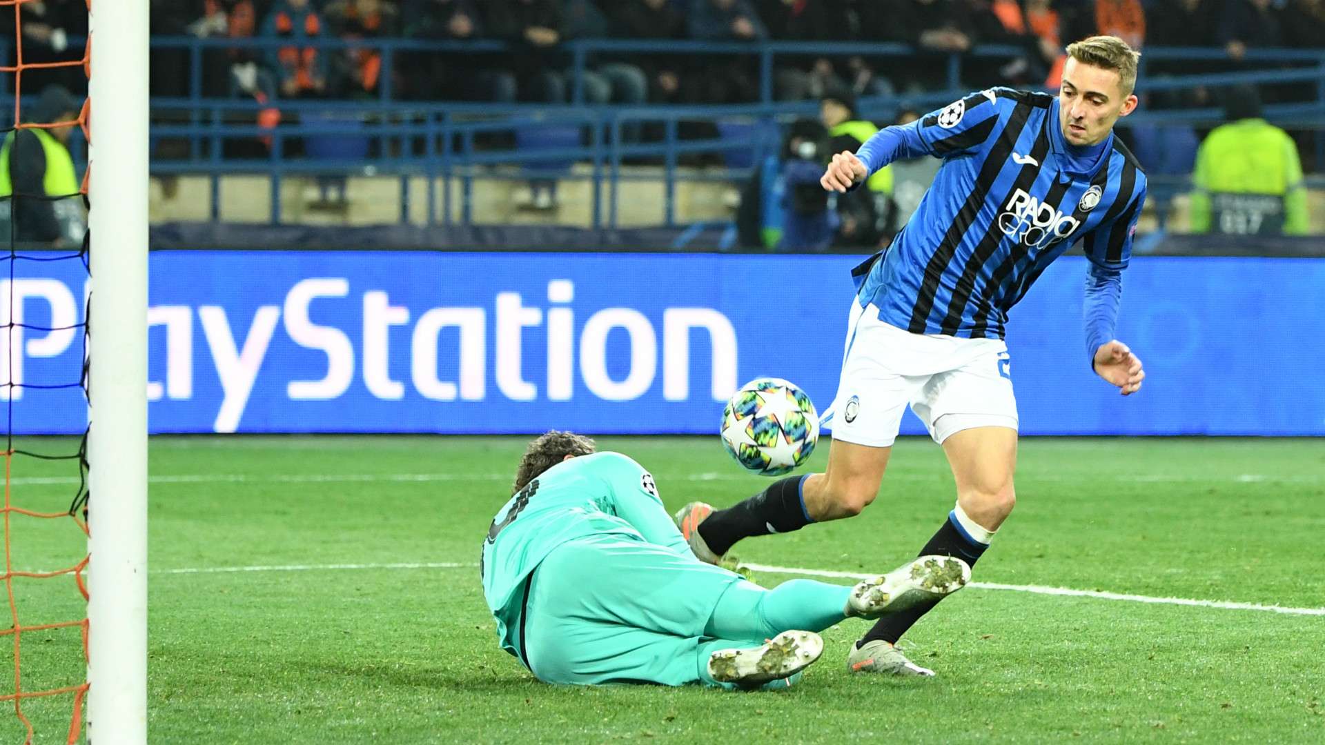 Timothy Castagne Shakhtar Donetsk Atalanta