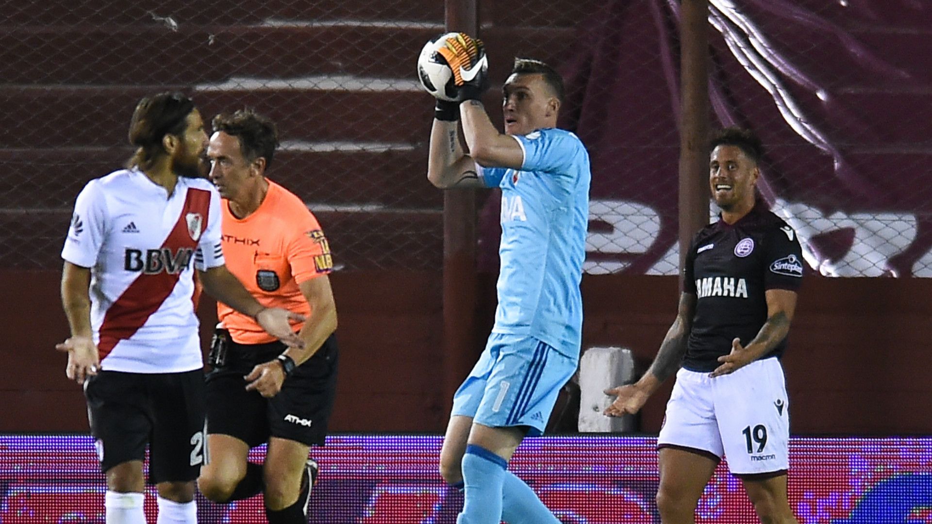 Franco Armani Leonardo Ponzio German Denis Lanus River Plate Superliga Argentina 11022018