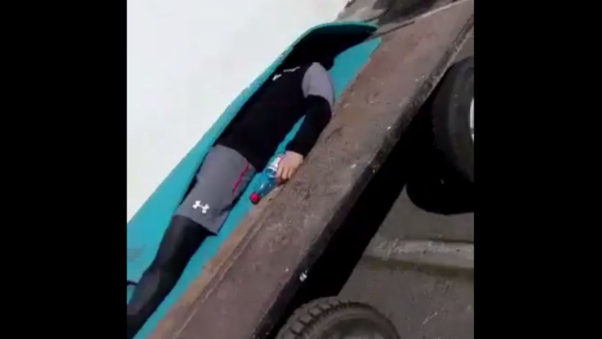 Jorge Valdivia, haciéndose el "muerto". Práctica Colo Colo