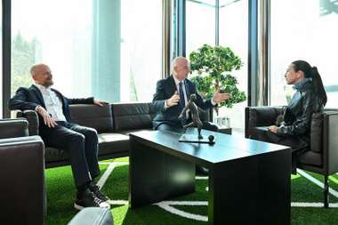 นวลพรรณ ล่ำซำ