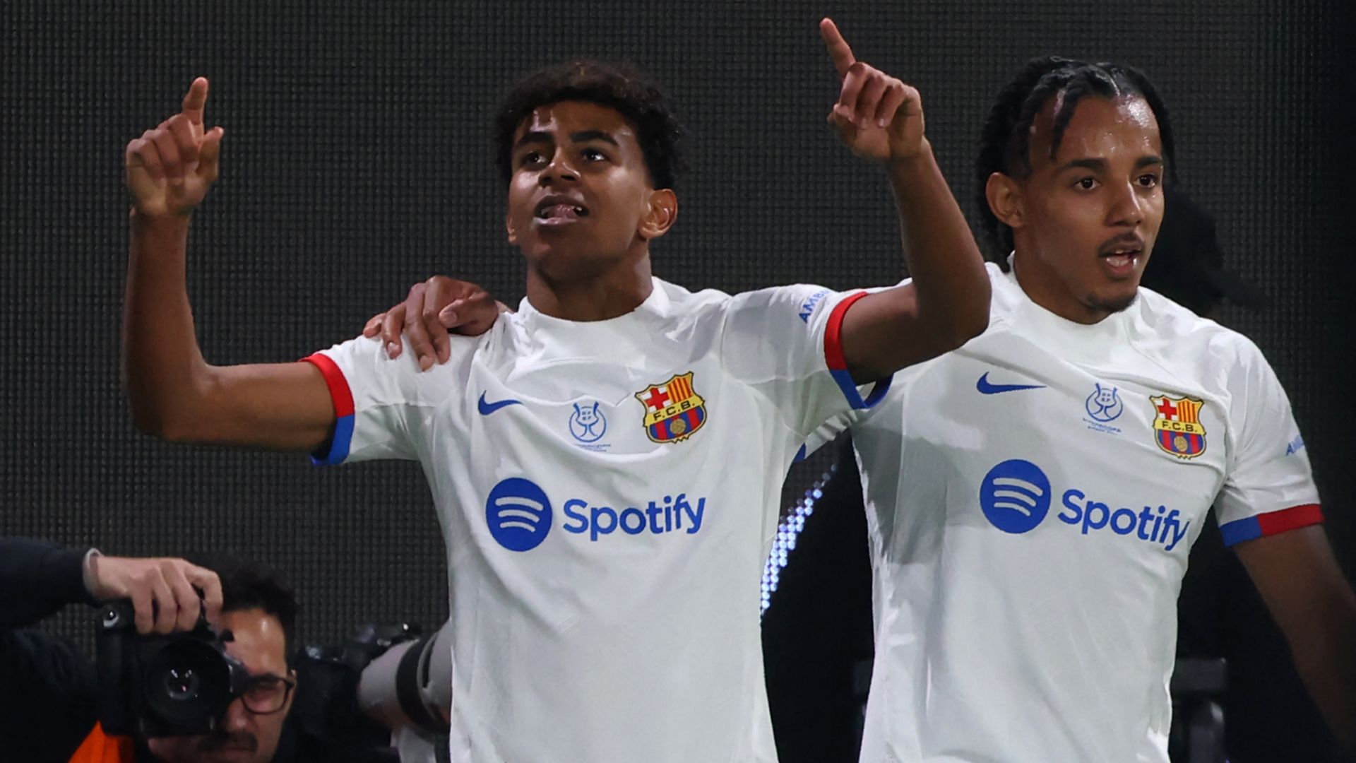 Lamine Yamal Jules Kounde Barcelona 2023-24