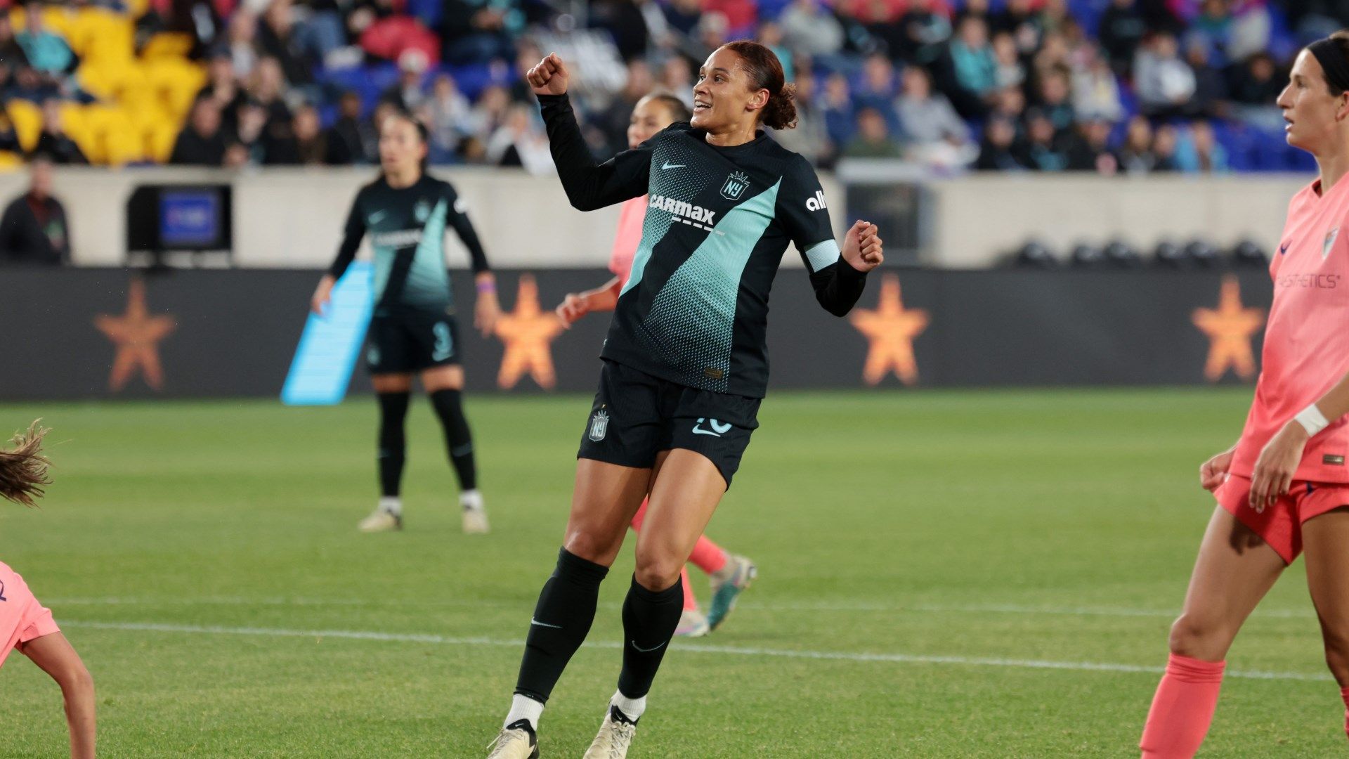 Lynn Williams Gotham 2024