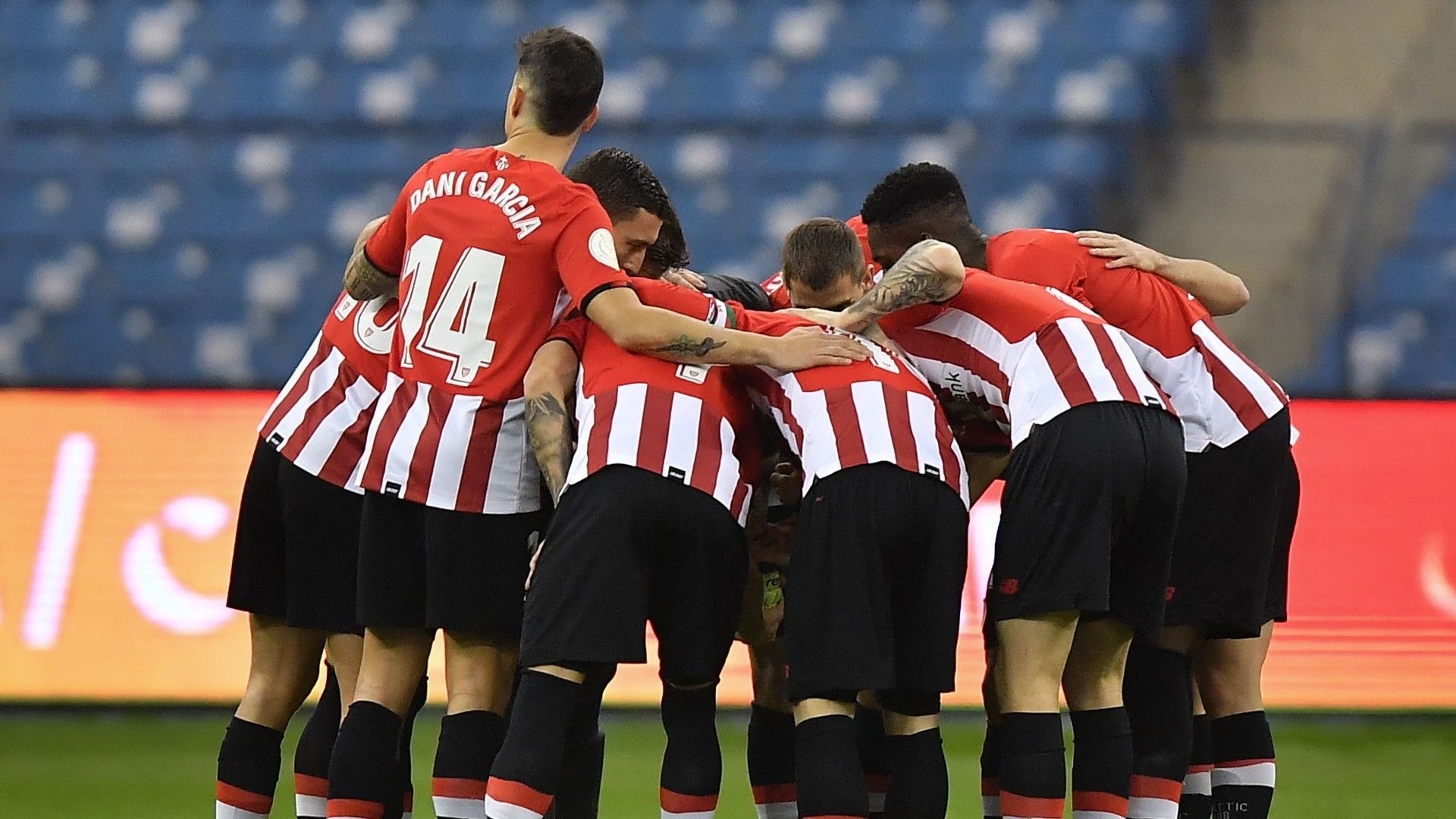 Athletic Club team huddle vs Real Madrid Spanish Super Cup 2022