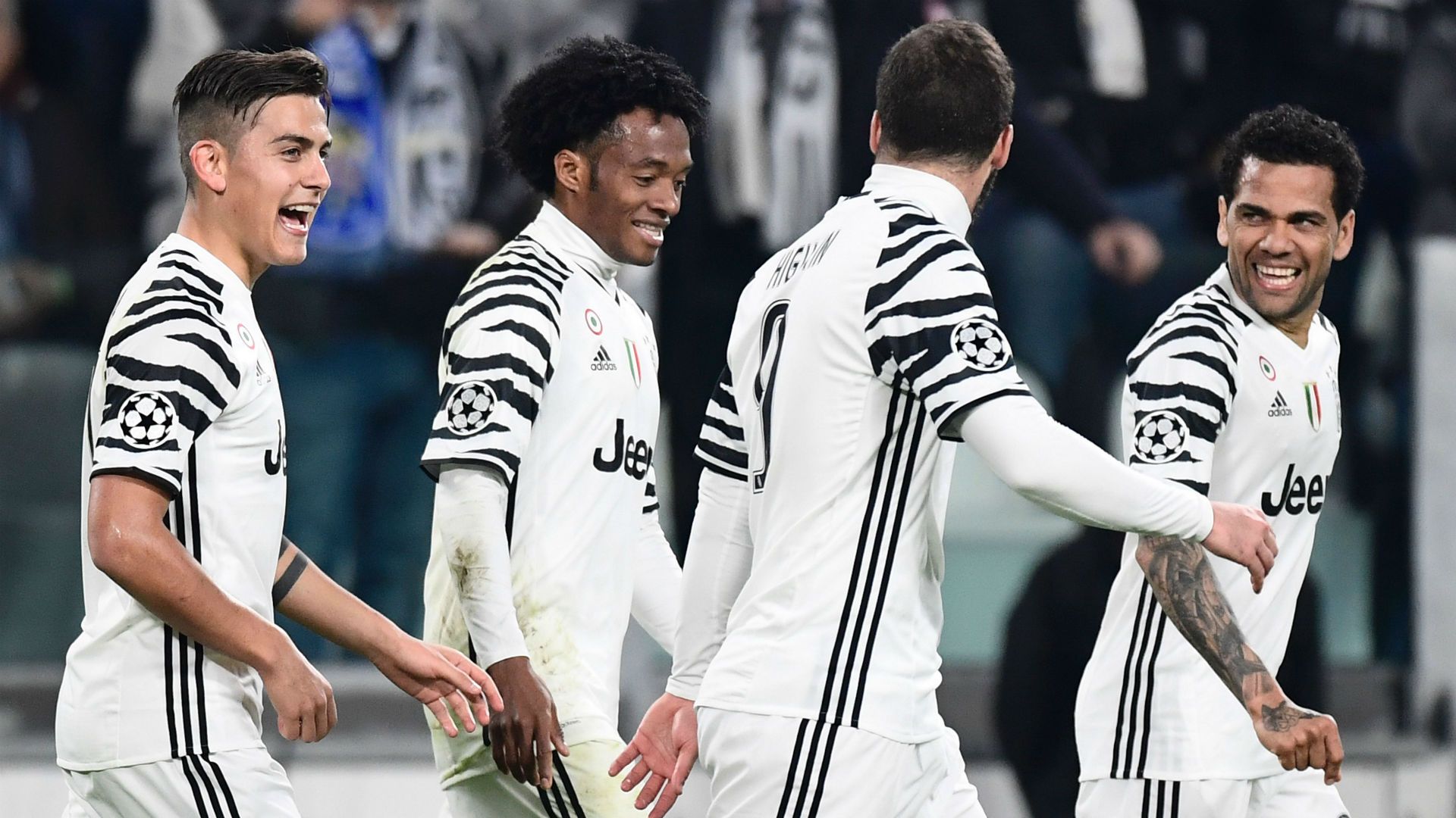 Dybala, Cuadrado Higuain Daniel Alves Juventus x Porto Champions League 14 03 2017