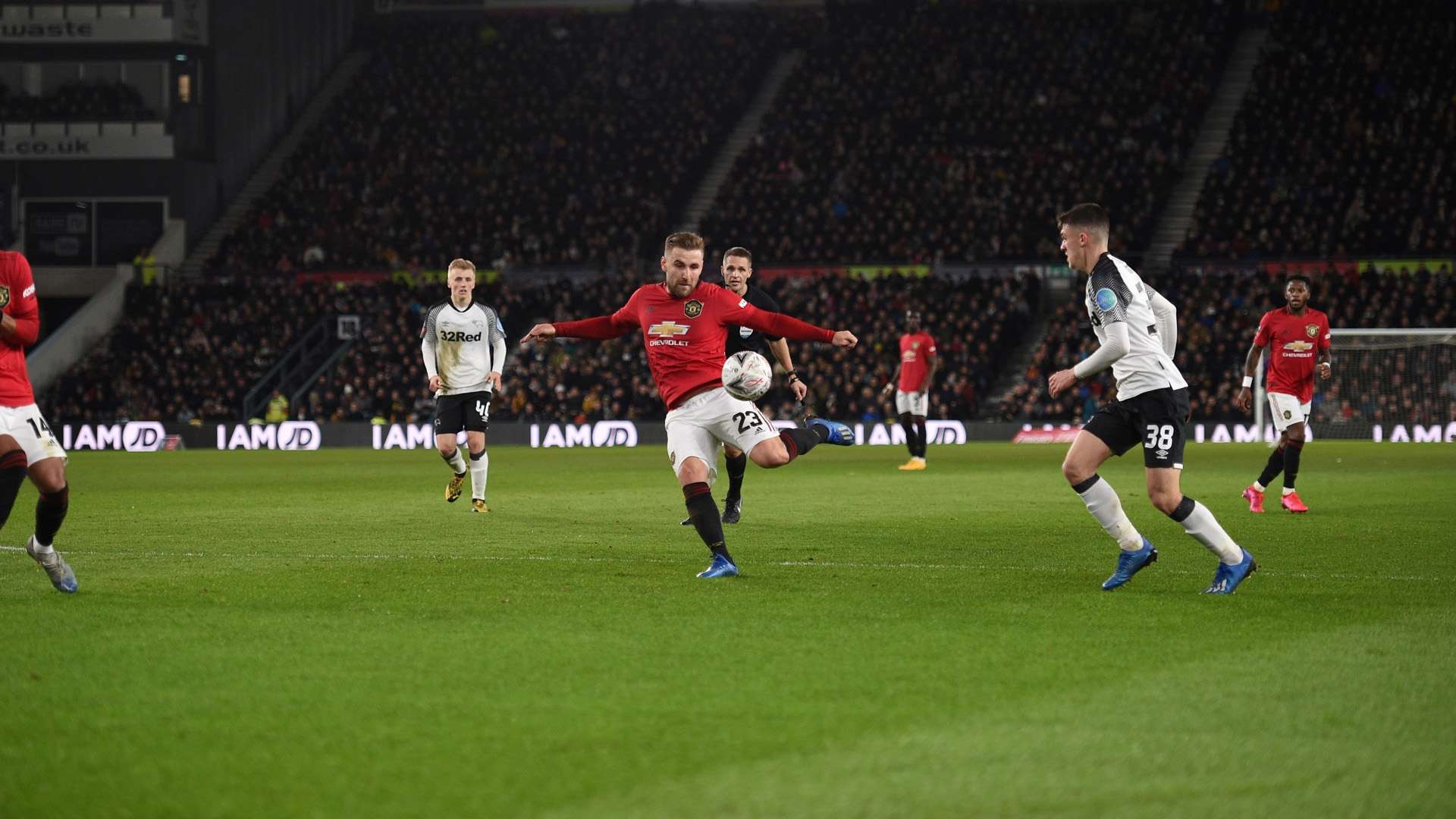 Luke Shaw Manchester United 05032020