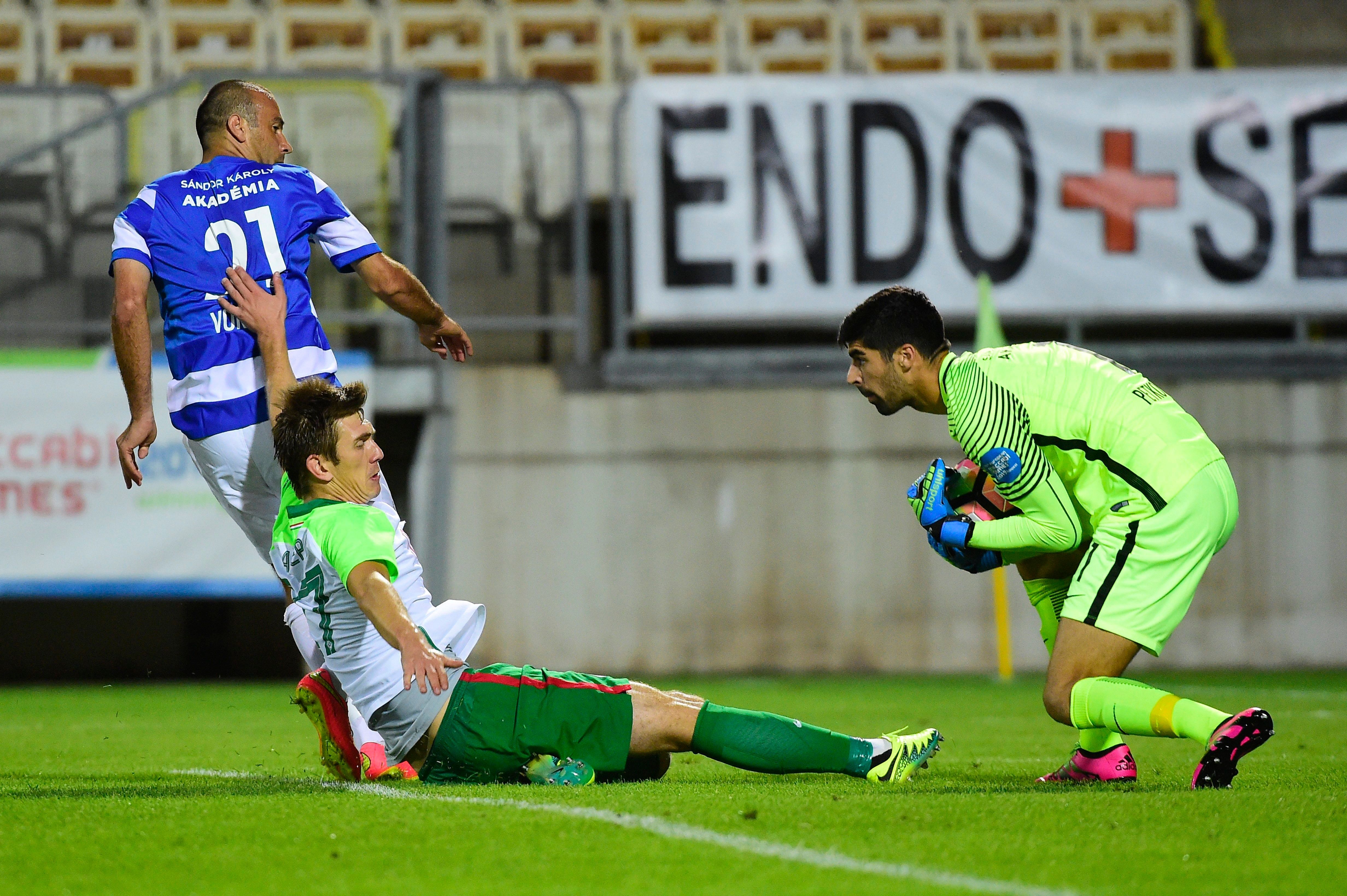 Dragan Vukmir, Michal Nalepa és Danijel Petkovic MTK-Ferencváros