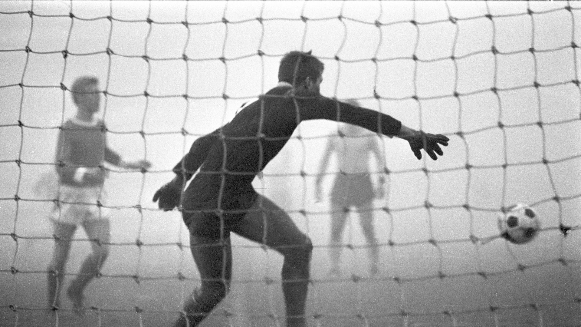 ONLY GERMANY Nebelderby Schalke Dortmund