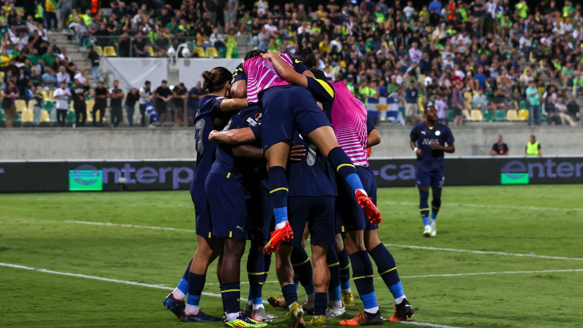 Fenerbahce goal celebration Europa League 2022