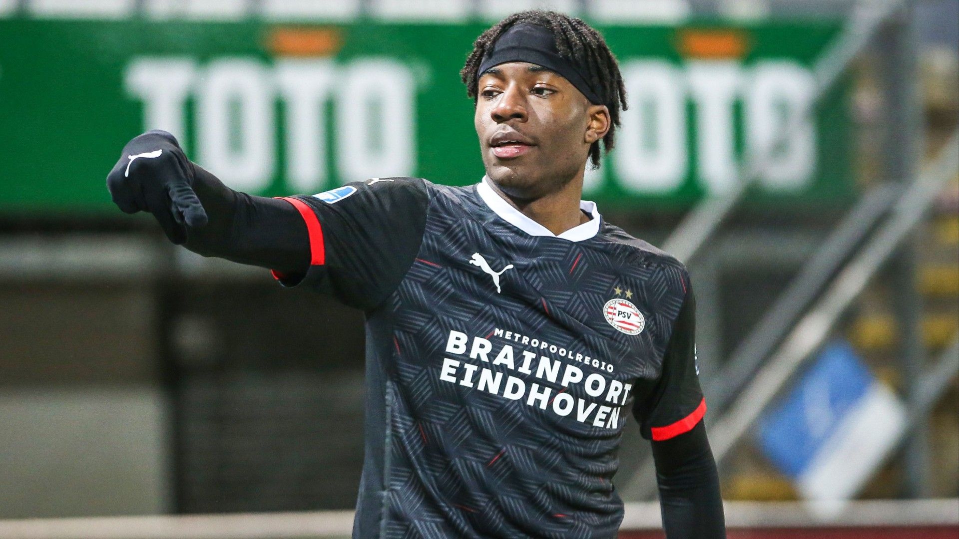 Noni Madueke PSV 2020-21