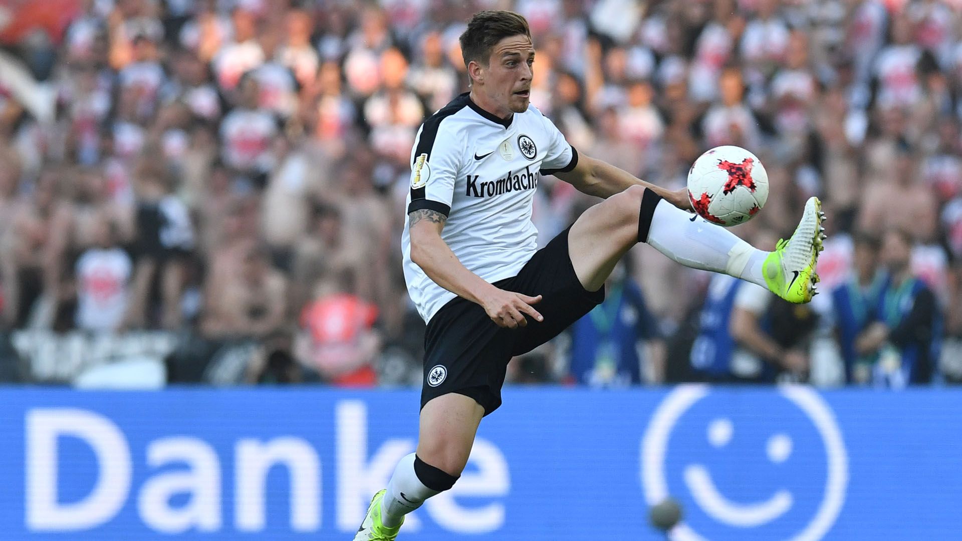 bastian oczipka eintracht frankfurt 052717