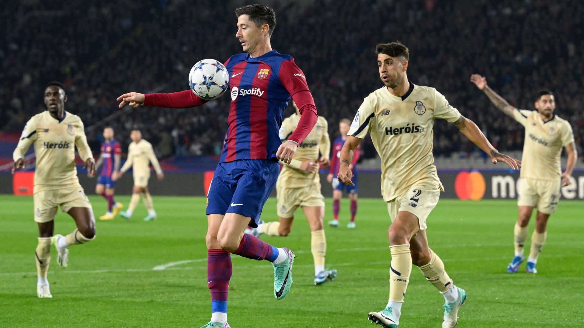 Barcelona Porto Lewandowski 2023-24