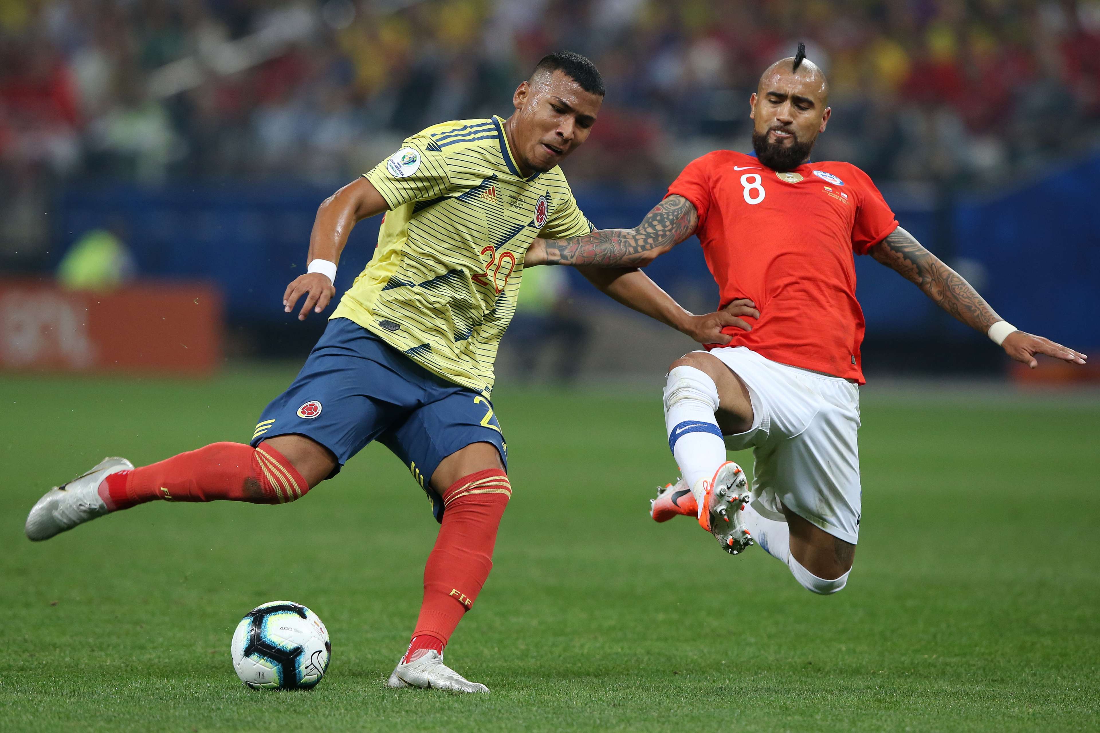 Roger Martinez Colombia - Arturo Vidal Chile Copa América 2019