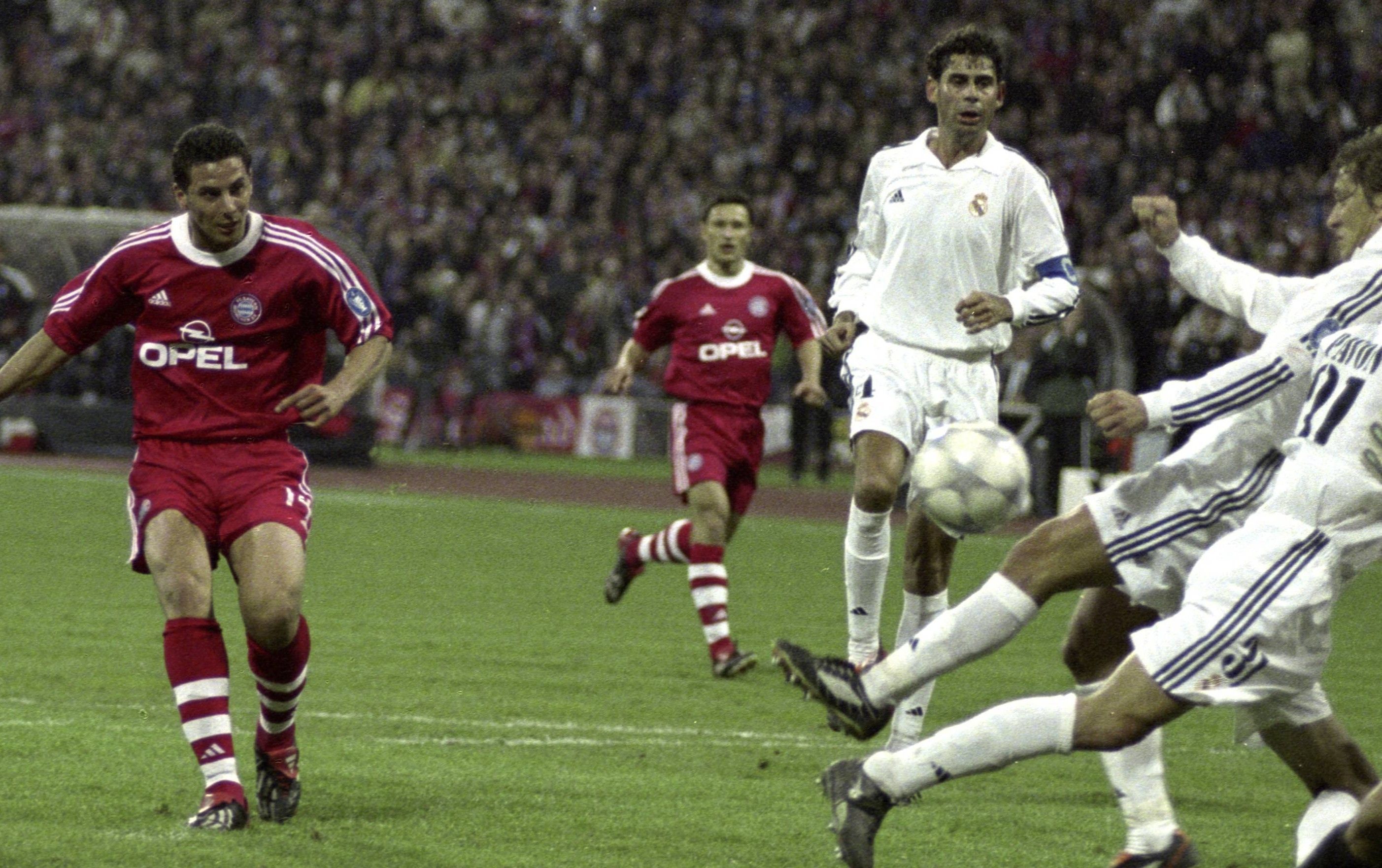 GER ONLY CLAUDIO PIZARRO REAL MADRID FC BAYERN MÜNCHEN 2001