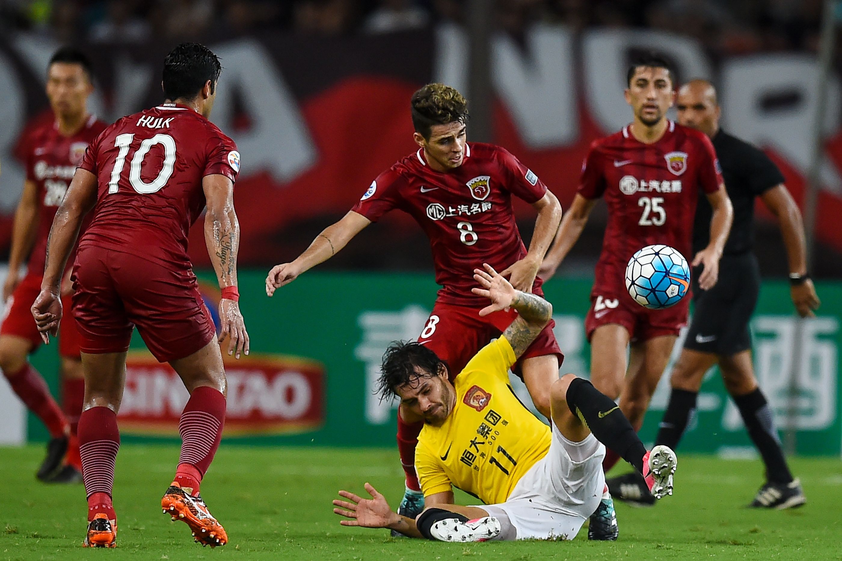 Oscar - Shanghai SIPG v Guangzhou Evergrande